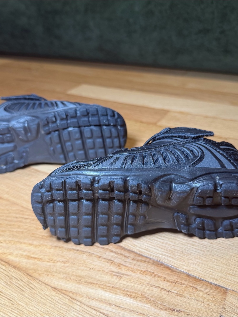 Nike Kids Black Vomero 5 Sneakers – Size 9C – EU 26 - Picture 7 of 8